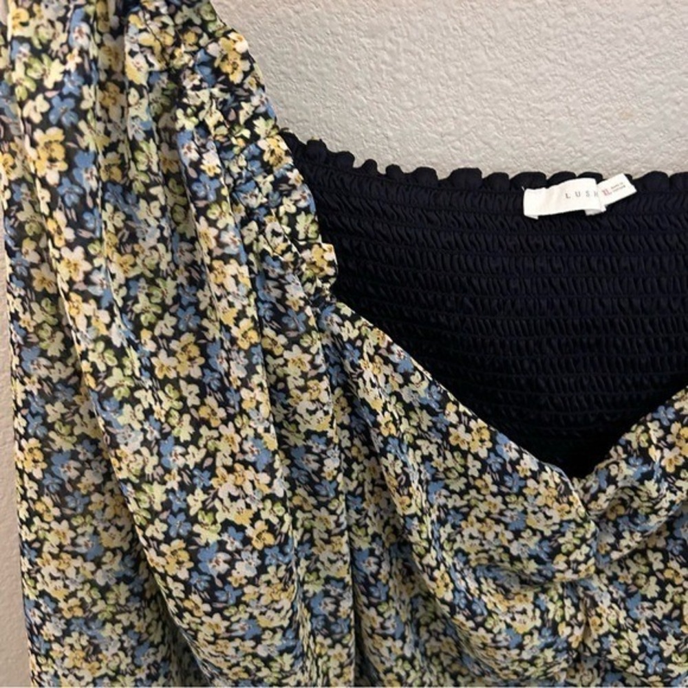 Floral Smocked Peasant Top Puff Sleeve Cropped Blouse  XL (fits‎ like a Large) - Picture 2 of 11